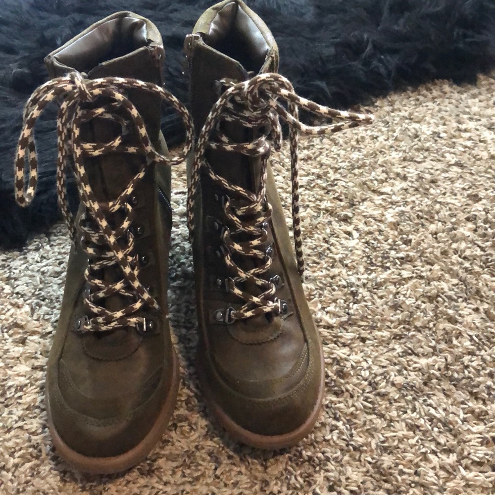 Forrest green ankle booties size 9